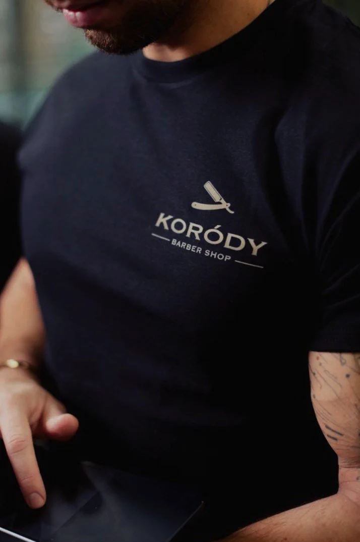 Koródy logós fekete póló